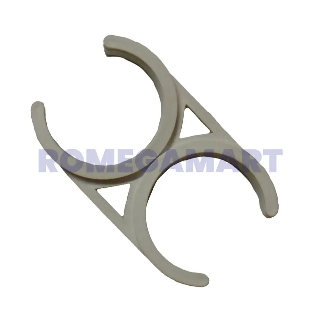 AEAC-8 RO Pipe Clamp 2.5x2.5 White Plastic - Safe India Marketing